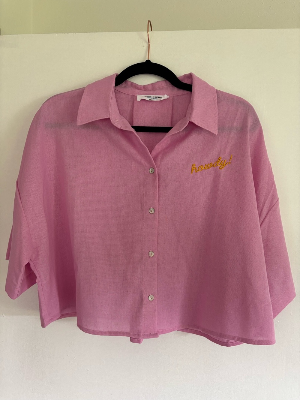 Double Zero Pink Cropped Button-Down Shirt with Embroidered Accent